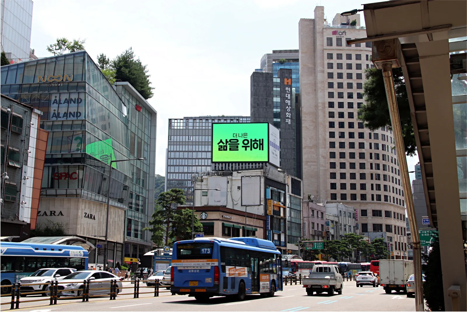 명동 고려빌딩 전광판 (서울 중구 남대문로 68) · 벽면 이용 광고(디지털)